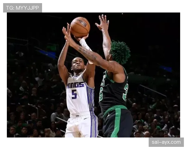 哈利伯顿利用挡拆加快节奏拉开空间效率显著提升