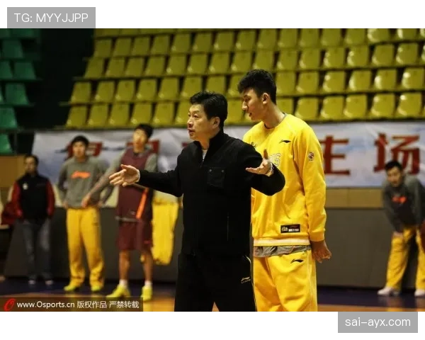 施洋上场像主角，回家像隔壁大哥，鞋包价钱看一眼就想删购物车