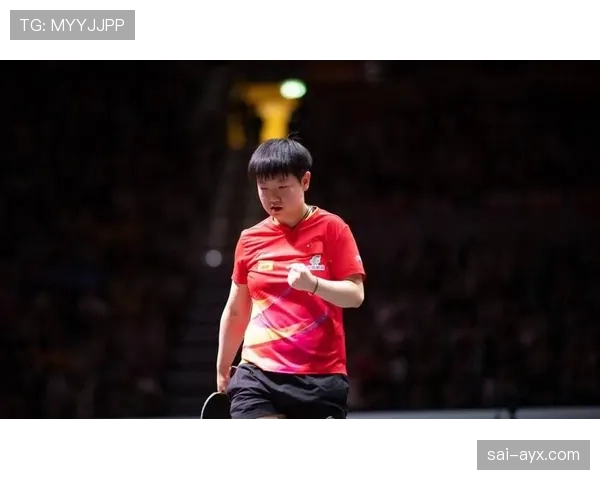 孙颖莎训练完偷偷吃冰淇淋被拍，这自律和馋嘴的拉扯谁懂啊